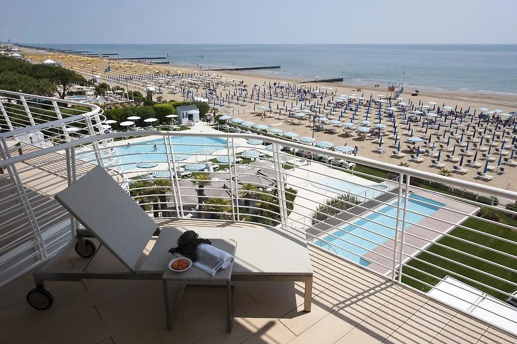 Hotel Le Soleil Lido di Jesolo 4*,